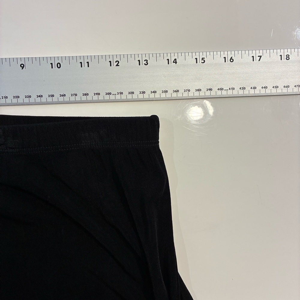 Nwot Chicos Travelers Liquid Knit Pant 1/M Wide Cropped Ruffle Hem Non Wrinkle - Picture 5 of 9
